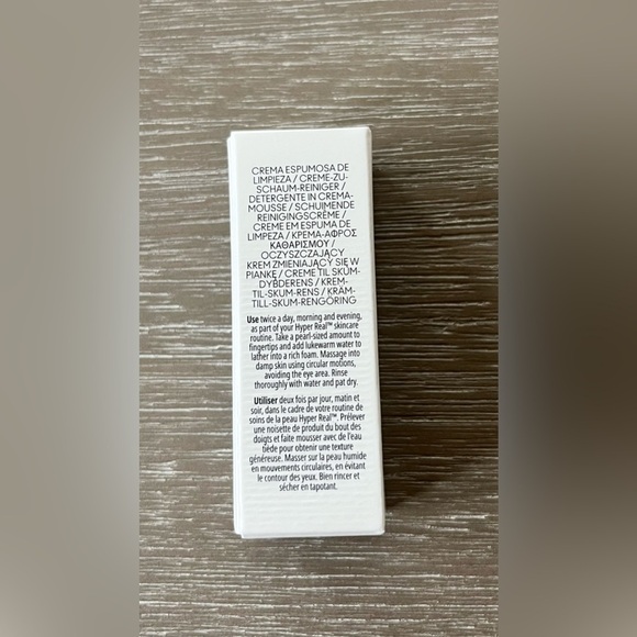 MAC Cosmetics Beauty & Skincare 4 Piece Mini Size - Picture 12 of 12